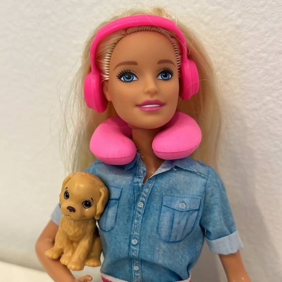 Barbie travel doll with dog - Picture 5 of 6